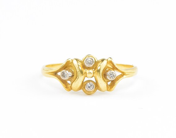 Lovely Art Nouveau 18K Gold Diamond Ring - Elegan… - image 3