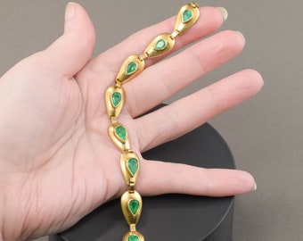 Vintage Emerald Bracelet in 18K Gold - Approximately 5 Carats of Vividly Colored Natural Emeralds