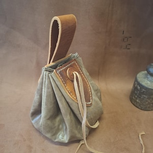 Handmade Leather Coin Pouch – Medieval Belt Bag – LARP Dice Pouch – Goatskin & Cowhide