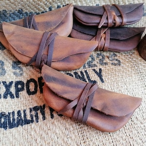 Monedero inspirado en la era vikinga / Regalo perfecto para entusiastas de la historia / Bolsa de cuero / Monedero medieval