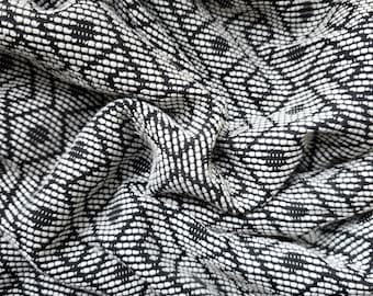 Tejido geométrico blanco y negro: Traje de poliéster acrílico