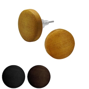 Op de afbeelding: Een set van drie paar houten oorbel studs. De oorbel studs zijn rond en verkrijgbaar in drie kleuren: bruin, zwart en goud.