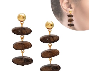 1 pair of wooden earrings in drop shape