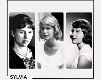 Puede incluir: Collage de fotos en blanco y negro de Sylvia Plath a diferentes edades. El collage la muestra como una mujer joven, una adolescente y una niña. El texto "Sylvia Plath" está escrito debajo del collage.