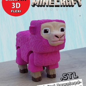 Puede incluir: Un modelo de impresión 3D de una oveja rosa de Minecraft. El modelo está diseñado para imprimirse en su lugar sin necesidad de soportes. El modelo está disponible en los formatos de archivo .3MF y .STL. La imagen también incluye el texto "MULTICOLOR .3MF Included! Print-in-Place No supports DiseñAR 3D FLEXI MINECRAFT MOVIE .STL -Digital Download- for 3D Printing"
