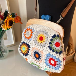 Crochet Clutch Bag, Colorful Granny Square&#39;s Vintage Kiss Lock Bag, Chic and Stylish Crochet Wooden Frame Clutch, Lined Crochet Pouch Purse