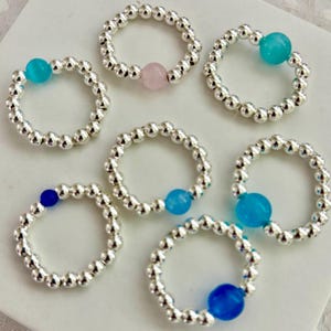 Silber gefüllte Statement-Ringe. Angefertigt mit hübschen Beads und Fun Charms.