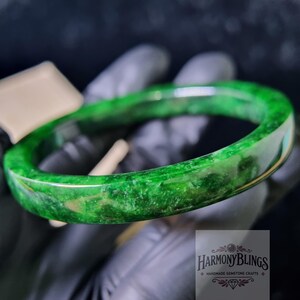 High-Quality Green Jadeite Bangle Certified Natural Jade Bracelet Timeless Vintage Jewelry Perfect Christmas & New Year Gift for Loved Ones