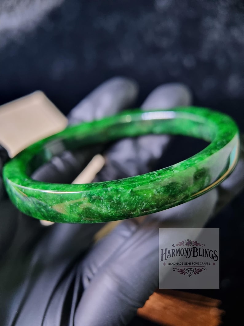 High-Quality Green Jadeite Bangle Certified Natural Jade Bracelet Timeless Vintage Jewelry Perfect Christmas & New Year Gift for Loved Ones