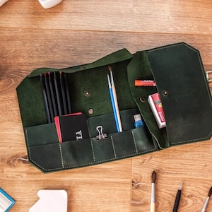 Pencil roll case, Leather artist roll, Gift for painter, Leather pencil holder, Leather pencil case, Leather pen case, Paint brush holder