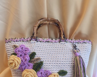 sac type nid de pie en corde de coton de couleur écru avec applications de fleurs faites à la main enrichies de perles, taille 38x22x8,5, doublé