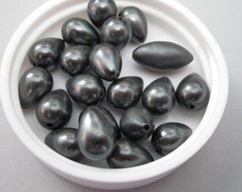 8x11mm Teardrop Gray Vintage Lucite Pearl Beads 1960s 15pc