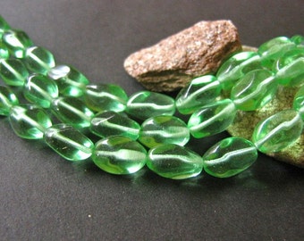 11x7mm Pinched Oval Green Czech Glass Beads 25pc