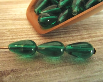 10x6mm Teardrop Emerald Green Czech Drop Beads Pressed Glass 25pc