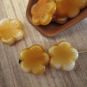 14mm Flat Flower White Silk Beige Czech Glass Beads 6pc
