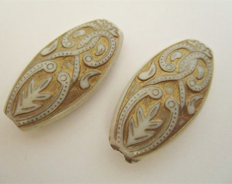 39x20mm Flat Oval Opaque Beige Gold Inlay Acrylic Beads 4pc