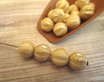 8mm Melon Yellow Ivory Mercury Czech Glass Beads Fluted Round 10pc