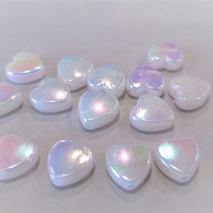 Cuentas acrílicas brillantes blancas con forma de corazón de 8 mm (50 unidades)