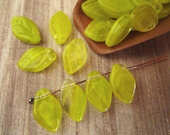 8x12mm Leaf Opaque Green Gaspeite Crystal Mix Czech Glass Bead Leaves 25pc