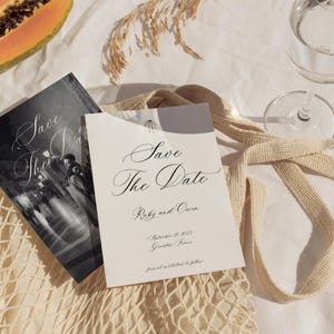 Französische Hochzeit Save the Date Vorlage, handgezeichnet handgeschriebener Scribble Vintage wunderlich illustriert schrullig einzigartig Canva bearbeitbar -RU10