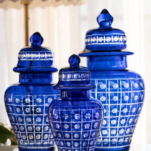 Tarro de cristal decorativo azul cobalto pintado a mano con tapa (varios tamaños disponibles, individual o en juego)