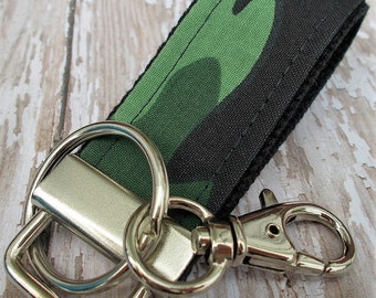 Camo Mini Key FOB Keychain for Him - Mini Keychain for Boyfriend, Husband, Father Ideal as Belt Loop Keychain