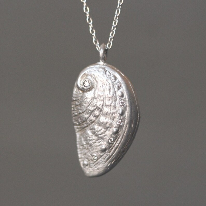 Sea Shell Necklace in Sterling Silver With 7 Diamonds Etsy