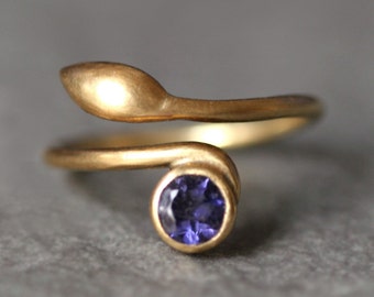 Leaf Ring in 14K Yellow Gold with Solitaire Gemstone