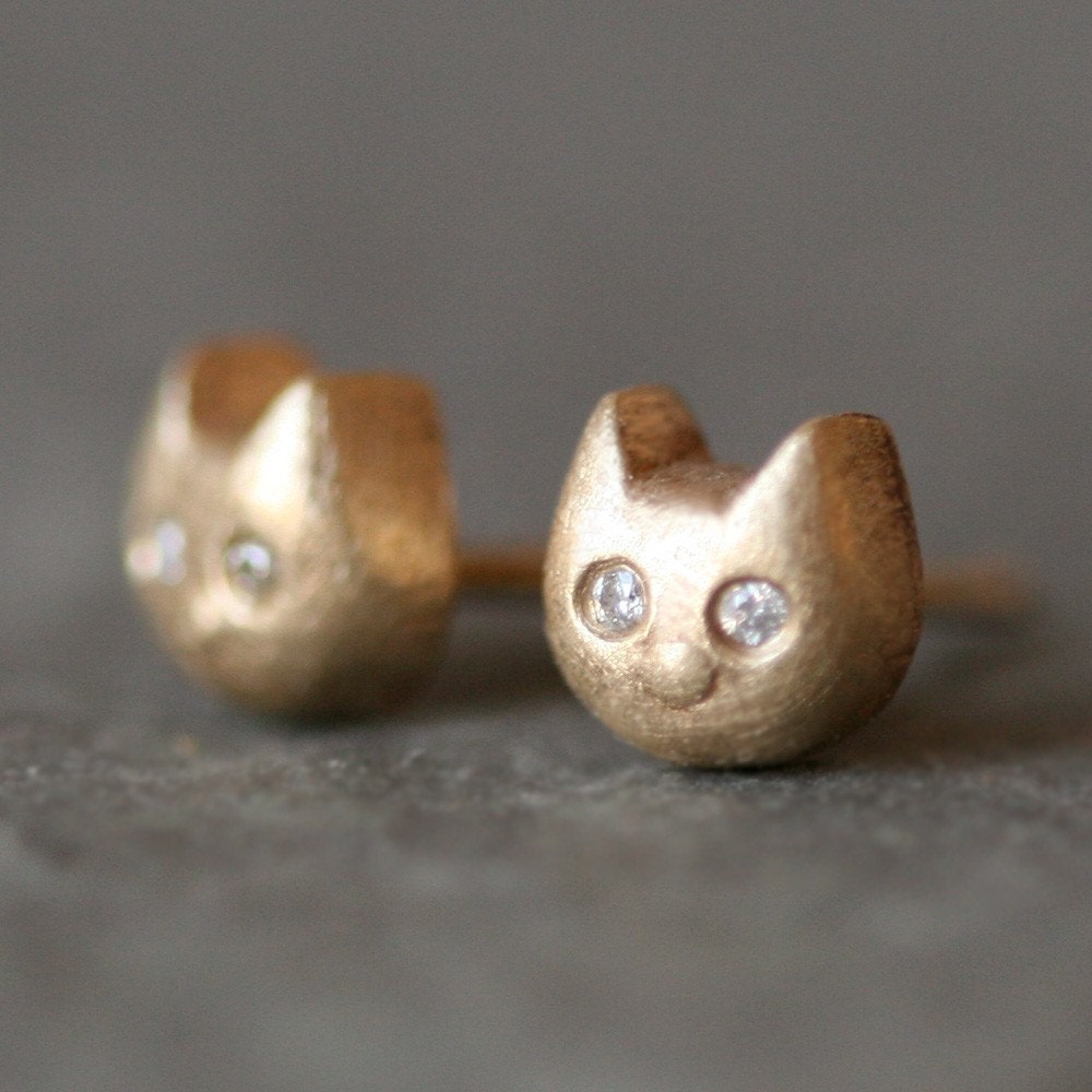 White gold shop cat earrings