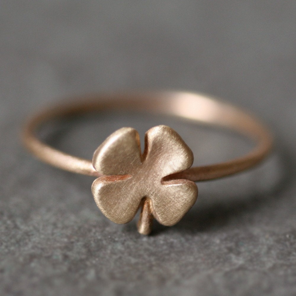 Small Four Leaf Clover Ring in 14K Gold - Etsy