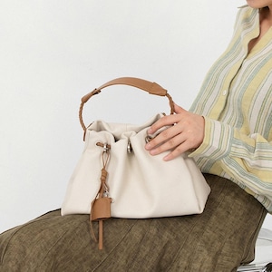 Handtasche aus Leder, Minimalistische Umhängetasche aus Leder, Elegante Tragetasche aus Leder, Damen Crossbody Bag