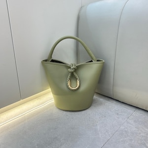 Kleine Leder Eimer Tasche, Minimalistische Damen Einkaufstasche, Elegante Lederhandtaschen, Sommertasche