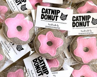 Donut de hierba gatera con fresa rosa - Juguete para gatos, regalo para amantes de los gatos, donut glaseado - Listo para enviar, regalo para amantes de los gatos, comida rápida