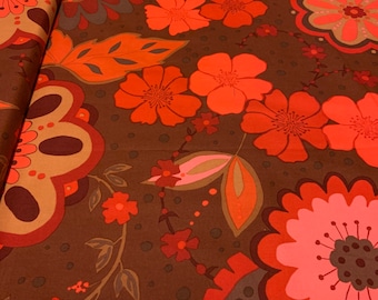 Rosa oliva, Valorie Wells per lo spirito libero, VW10 Medallion Red Brown venduto dal 1/2yard