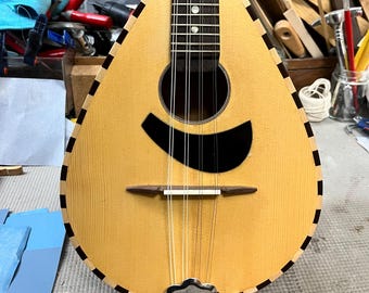 Handmade Flat-Back Mandolin FM2 | Greek-made musical instrument