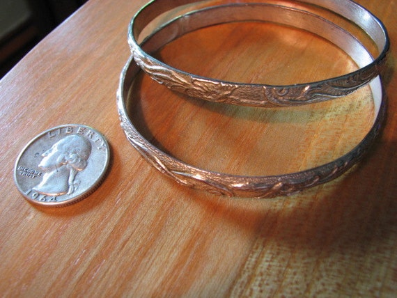 Ornate Silvertone Vintage Elegant Bangle Set Flor… - image 5