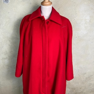 Vintage Red Wool Cashmere Coat – Women’s Size M – Elegant Peacoat Style –  Wool and Cashmere – Timeless Winter Jacket