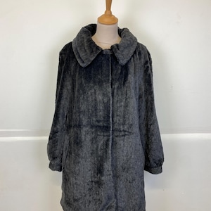 Vintage Alpaca Wool Coat – Grey Luxury Coat – Size S – Soft and Elegant Overcoat – Warm & Lightweight – Timeless Winter Style