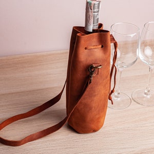Monogrammed wine bag, Leather bottle bag, Leather wine carrier, Custom bottle holder, Wine bottle tote, Leather wine bag