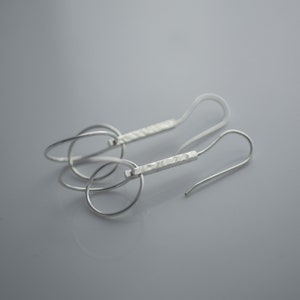 Loop in Loop in Line Circle Bar Dangle Earrings in Sterling Silver zdjęcie 3