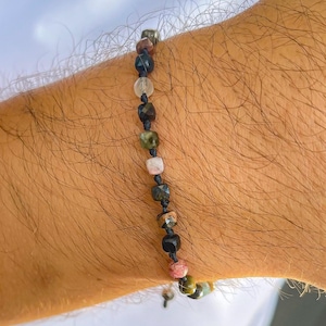 Unisex Turmalin Minimalist Armband -Naturstein Zierliches Armband- Heilender Kristall Zarter spiritueller Schutz, Edelstein Armband
