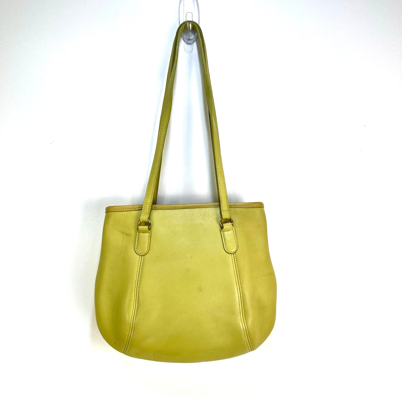 バッグ vintage coach old soho lime green yellow RARE Vintage Y2k Lime Green Leather Coach Soho Bag – Curated