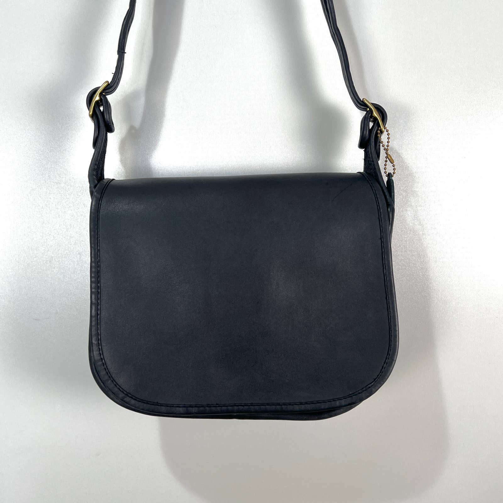 Vintage 80s Coach Classic Shoulder Bag #9170 Navy Blue Leather