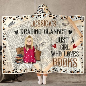 Personalized Book Lover Hooded Blanket: Ultra-Soft Fleece Reading Blanket