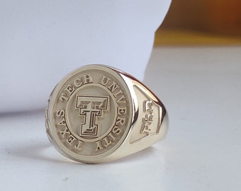 Class of 2024 University Graduation Signet Ring - Grad Keepsake Jewelry