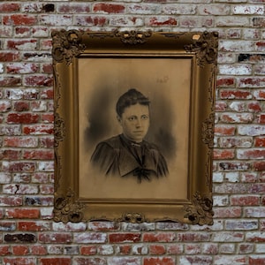 Framed Antique Charcoal Sketch of a Lady – Vintage Portrait Art | Timeless Black & White Wall Decor
