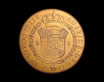 Könnte beinhalten: Goldmünze mit aufwendigen Details, gekrönt von einer königlichen Krone über einem Wappen. Der Münzrand trägt Inschriften, darunter "AUSPICE DEO" und "IN UTRO FELIX". Der Hintergrund ist schwarz.