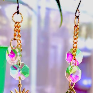 Acrylic Suncatcher Charms: Sun and Leaf Designs – Rainbow Prism Effect