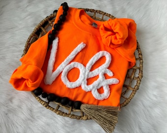 VOLS Chenille yarn sweatshirt, Embroidery, Chenille yarn, Volunteers, Tennessee  sweatshirt, Vols chenille sweatshirt, TN Vols Sweatshirt