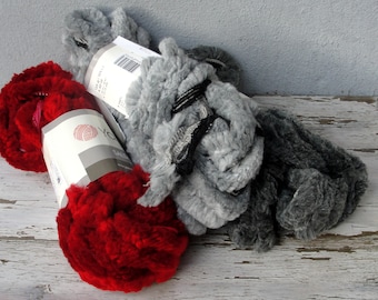3 balls of Ruffle Yarn Acrylic Yarn, Super Bulky Yarn, Art Yarn, Knitting projects Pretty Gray and Red